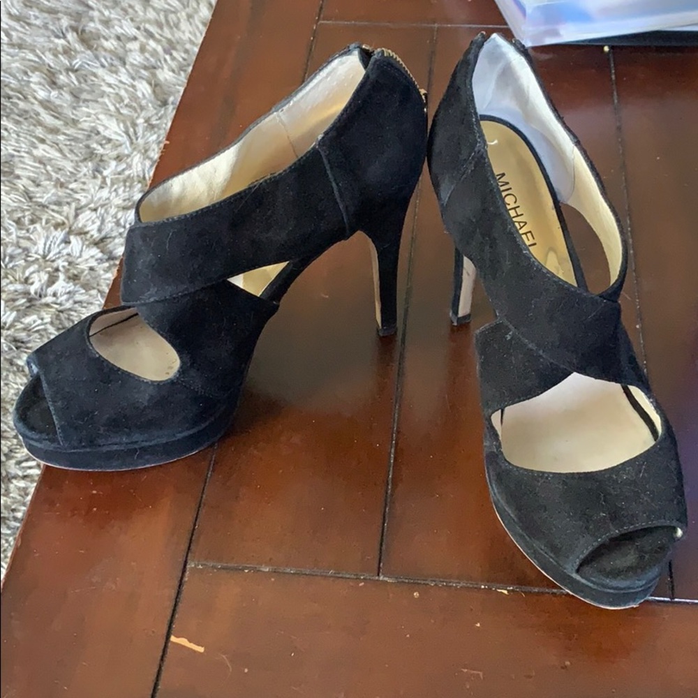 MICHAEL KORS BLACK HEELS